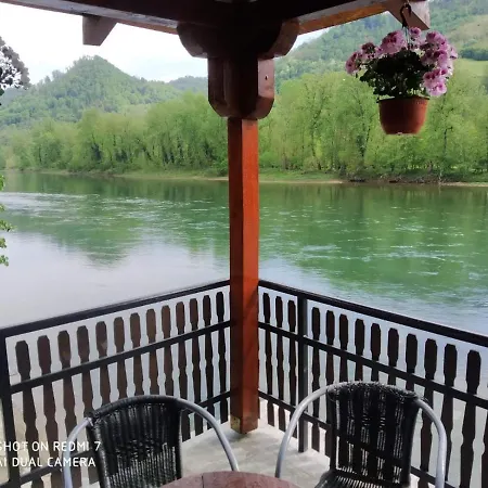 Vikendica Odmor Na Drini * Ljubovija